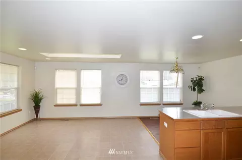 12 E Beech St, Everett, WA 98203 photo 6