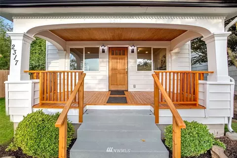2317 Rucker Ave, Everett, WA 98201 photo 2