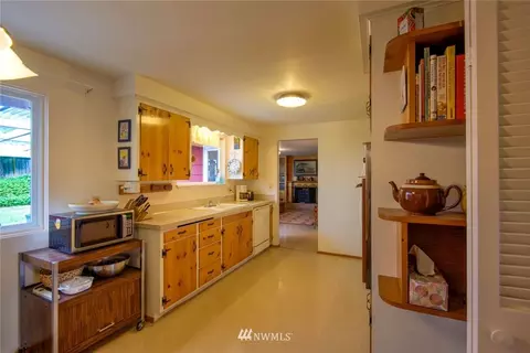 9229 Baring Way, Everett, WA 98208 photo 7