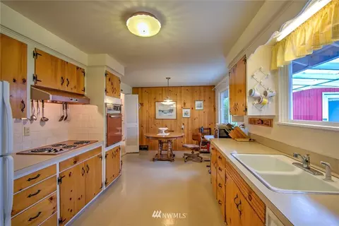 9229 Baring Way, Everett, WA 98208 photo 4