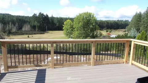 481 E Soderberg Rd, Allyn, WA 98524 photo 4