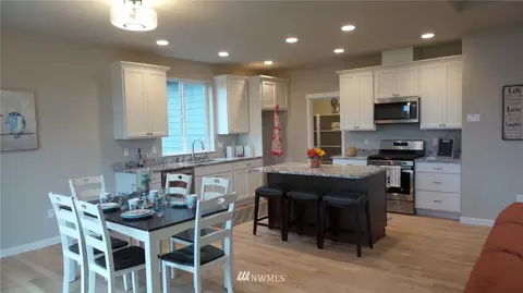 481 E Soderberg Rd, Allyn, WA 98524 photo 9
