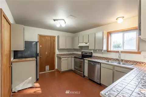708 E 3rd, Nooksack, WA 98276 photo 7
