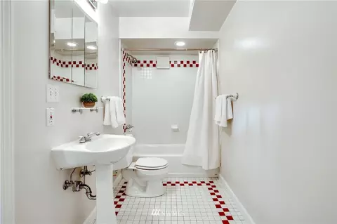 2315 E Thomas St, Seattle, WA 98112 photo 20