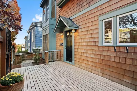 2315 E Thomas St, Seattle, WA 98112 photo 2