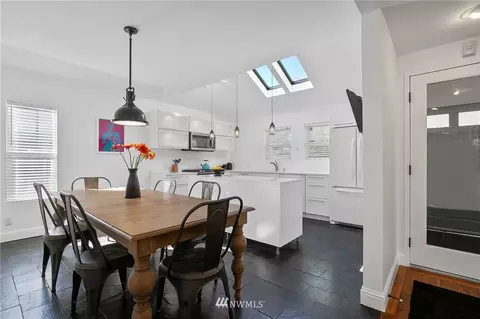 406 23rd Ave E, Seattle, WA 98112 photo 6