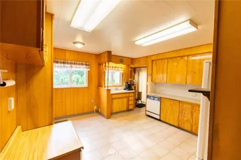2050 James St, Enumclaw, WA 98022 photo 9