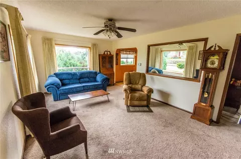 2050 James St, Enumclaw, WA 98022 photo 5