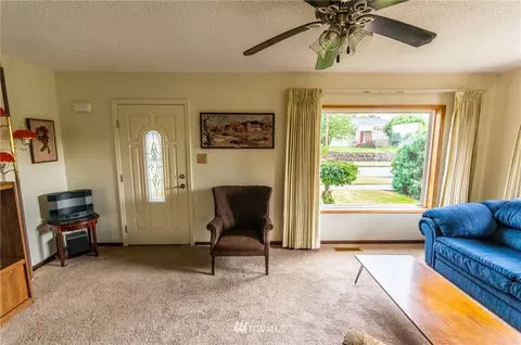 2050 James St, Enumclaw, WA 98022 photo 6