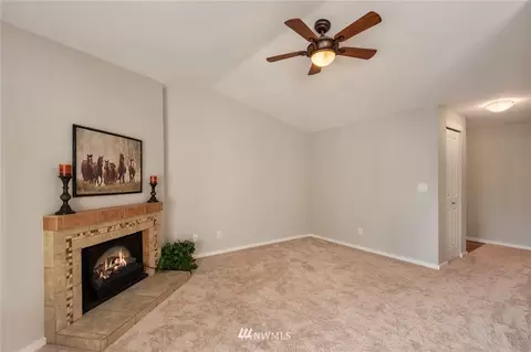 12404 E Gibson Rd #E203, Everett, WA 98204 photo 5