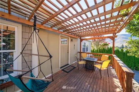 703 E Johnson Ave, Chelan, WA 98816 photo 5