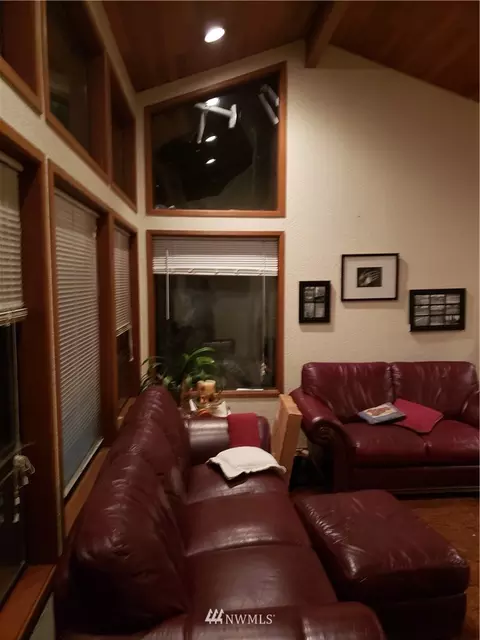 132 224th St SE, Bothell, WA 98021 photo 2