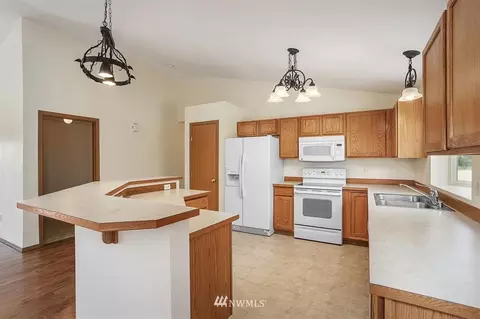 363 E Buckboard Dr, Allyn, WA 98524 photo 8