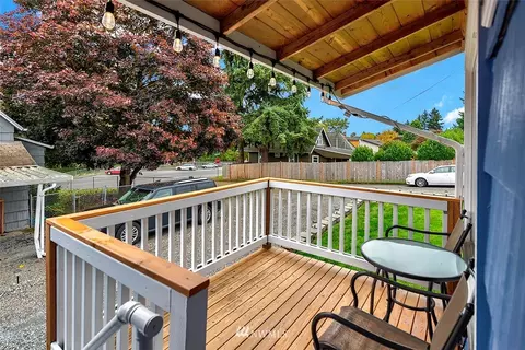 2121 45th St SE, Everett, WA 98203 photo 3