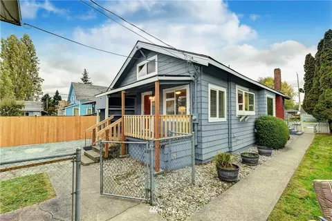 2126 Walnut St, Everett, WA 98201 photo 1