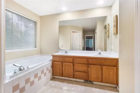 1770 Highpoint St, Enumclaw, WA 98022 photo 18