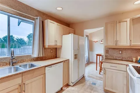 401 Garland Pl, Enumclaw, WA 98022 photo 9