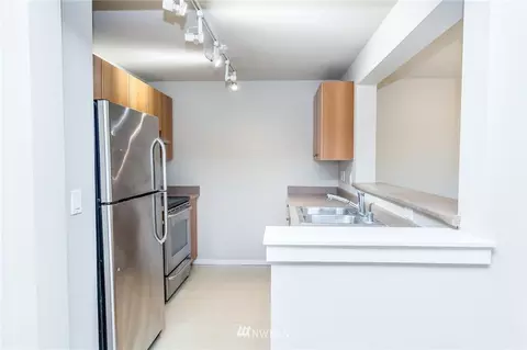 12404 E Gibson Rd #L-103, Everett, WA 98204 photo 9