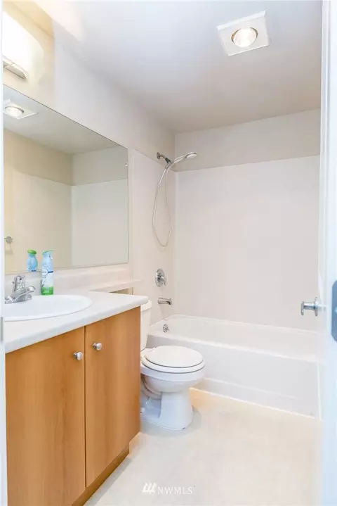 12404 E Gibson Rd #L-103, Everett, WA 98204 photo 19