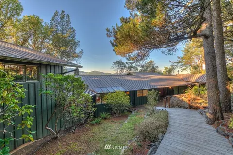 277 Geisers Way, Eastsound, WA 98245 photo 3