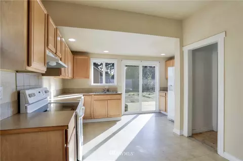 520 E Wright Ave, Tacoma, WA 98404 photo 9