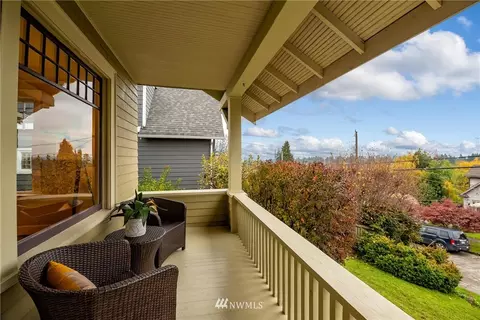 1075 25th Ave E, Seattle, WA 98112 photo 2