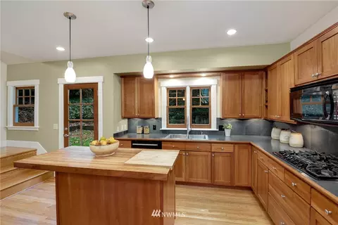 1075 25th Ave E, Seattle, WA 98112 photo 10