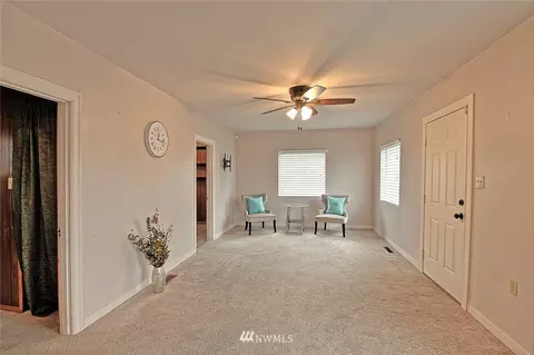 1216 Cascade Dr, Everett, WA 98203 photo 4