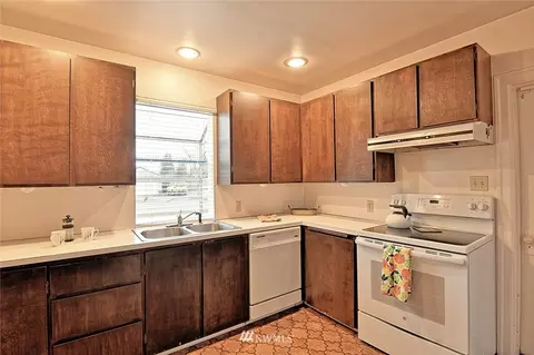 1216 Cascade Dr, Everett, WA 98203 photo 8