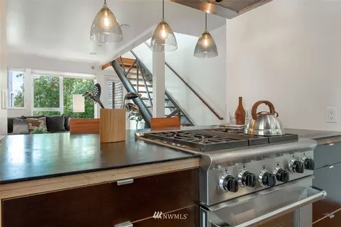 1907 E Pine St, Seattle, WA 98122 photo 9