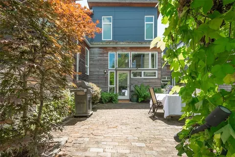 1907 E Pine St, Seattle, WA 98122 photo 2