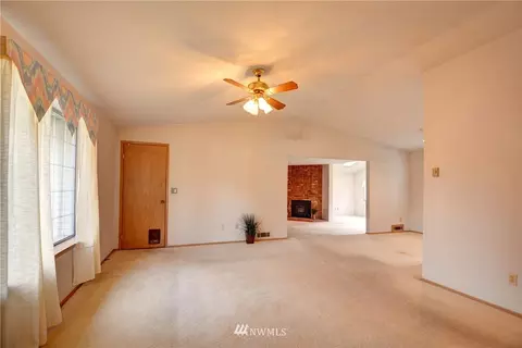 10604 4th Dr SE, Everett, WA 98208 photo 2