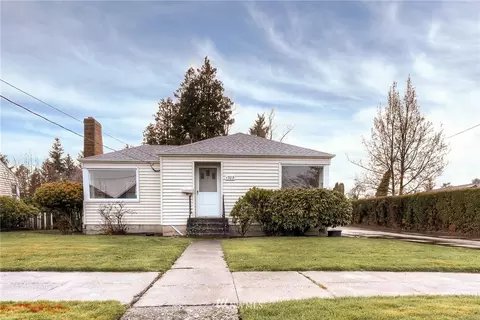 1705 Lowell Ave, Enumclaw, WA 98022 photo 2