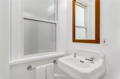 417 17th Ave E, Seattle, WA 98112 photo 22