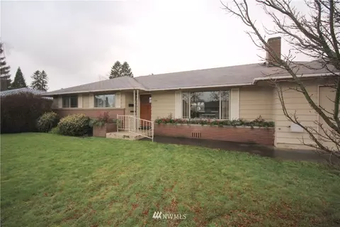 1241 Florence St, Enumclaw, WA 98022 photo 2