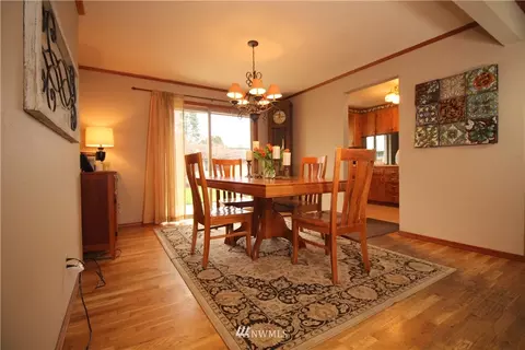 1241 Florence St, Enumclaw, WA 98022 photo 10
