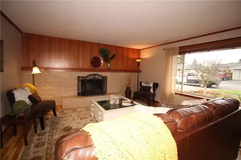 1241 Florence St, Enumclaw, WA 98022 photo 7
