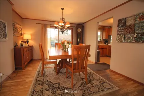1241 Florence St, Enumclaw, WA 98022 photo 11