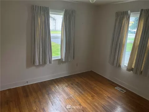 501 Harrison St, Sumner, WA 98390 photo 9