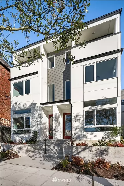 628 10th Ave E, Seattle, WA 98102 photo 2
