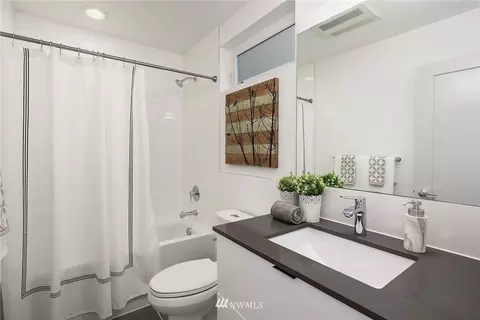 628 10th Ave E, Seattle, WA 98102 photo 12
