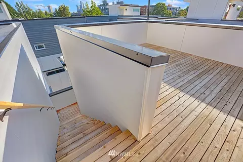 628 10th Ave E, Seattle, WA 98102 photo 14