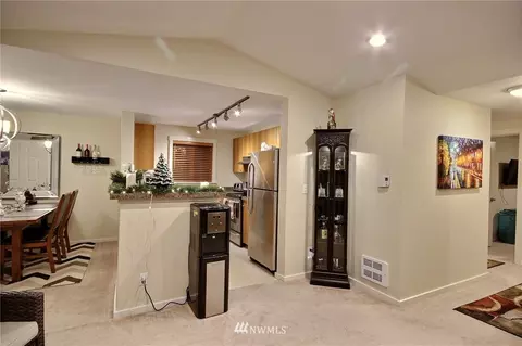 12404 E Gibson Rd #E 204, Everett, WA 98204 photo 4