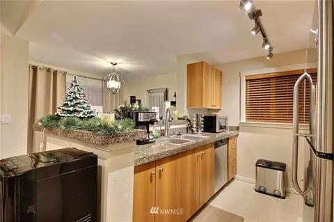 12404 E Gibson Rd #E 204, Everett, WA 98204 photo 10