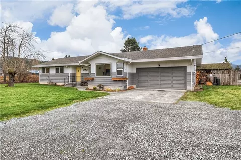 208 Tacoma Ave NW, Orting, WA 98360 photo 1