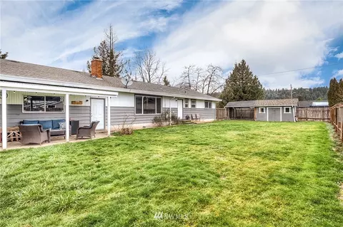 208 Tacoma Ave NW, Orting, WA 98360 photo 3
