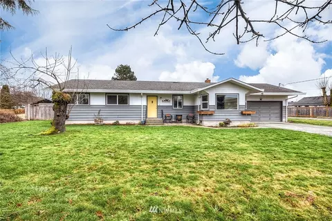 208 Tacoma Ave NW, Orting, WA 98360 photo 2