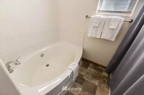 63 E Cobblestone Ln, Sequim, WA 98382 photo 13