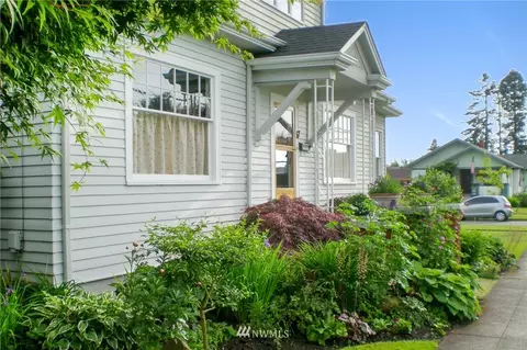 2044 Montgomery Ave, Enumclaw, WA 98022 photo 2