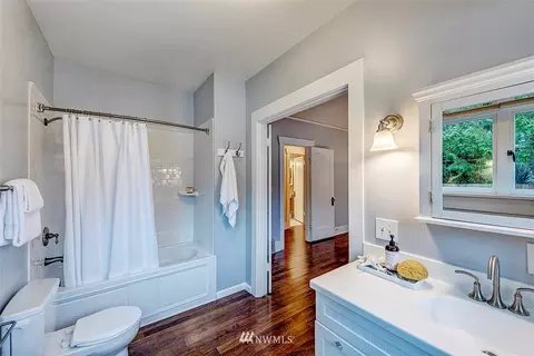 1949 26th Ave E, Seattle, WA 98112 photo 11